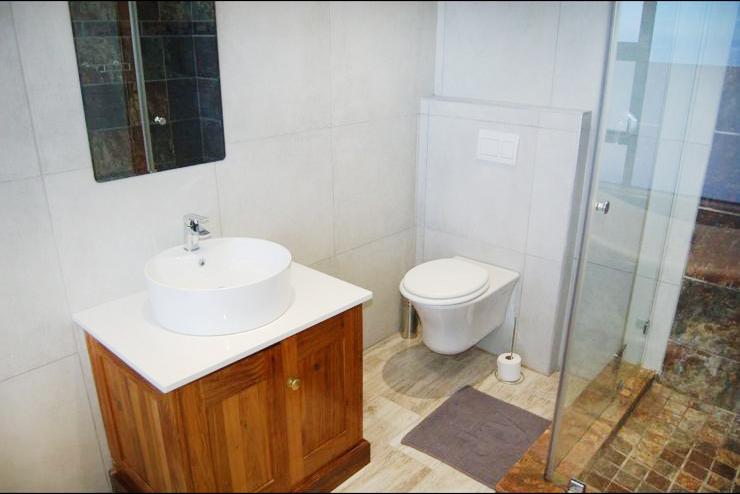 8 Bedroom Property for Sale in Grootbrakhoogte Western Cape